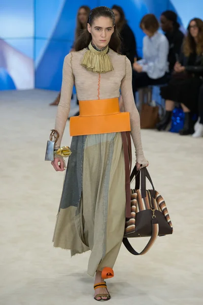 Look 28